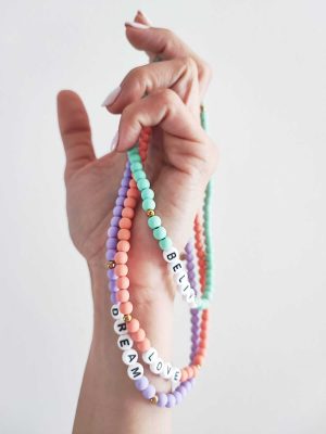 foto collane con perline colorate personalizzate