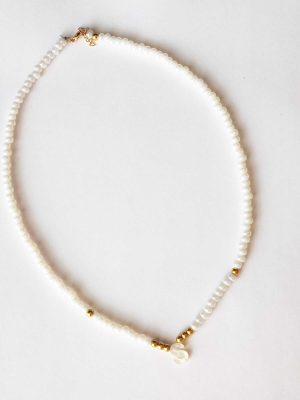 Collana White Pearl Letter