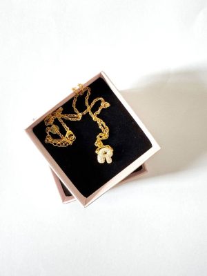 Alternative view of Collana Essenza