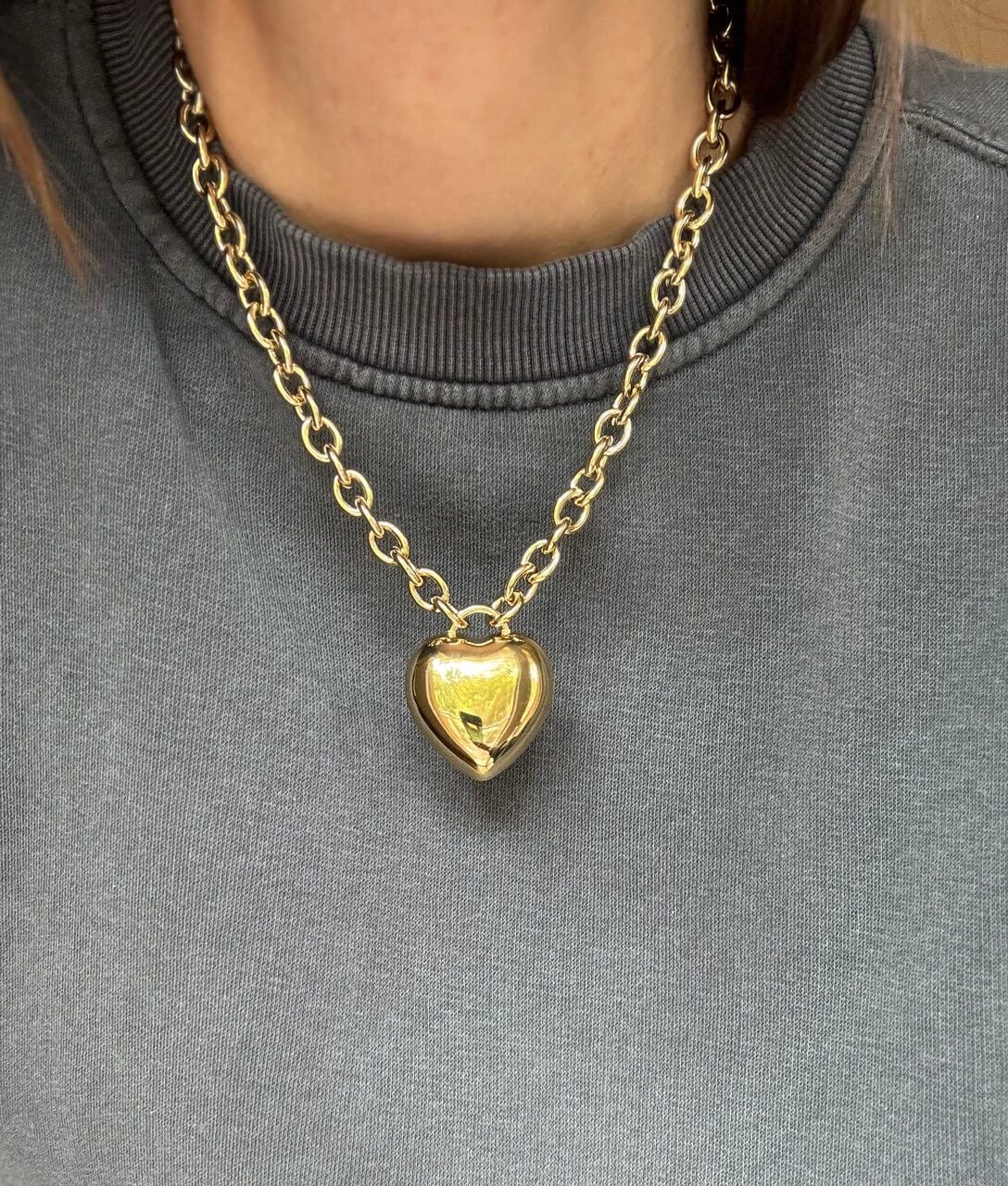 Foto collana dorata con cuore grande by big eyes creations